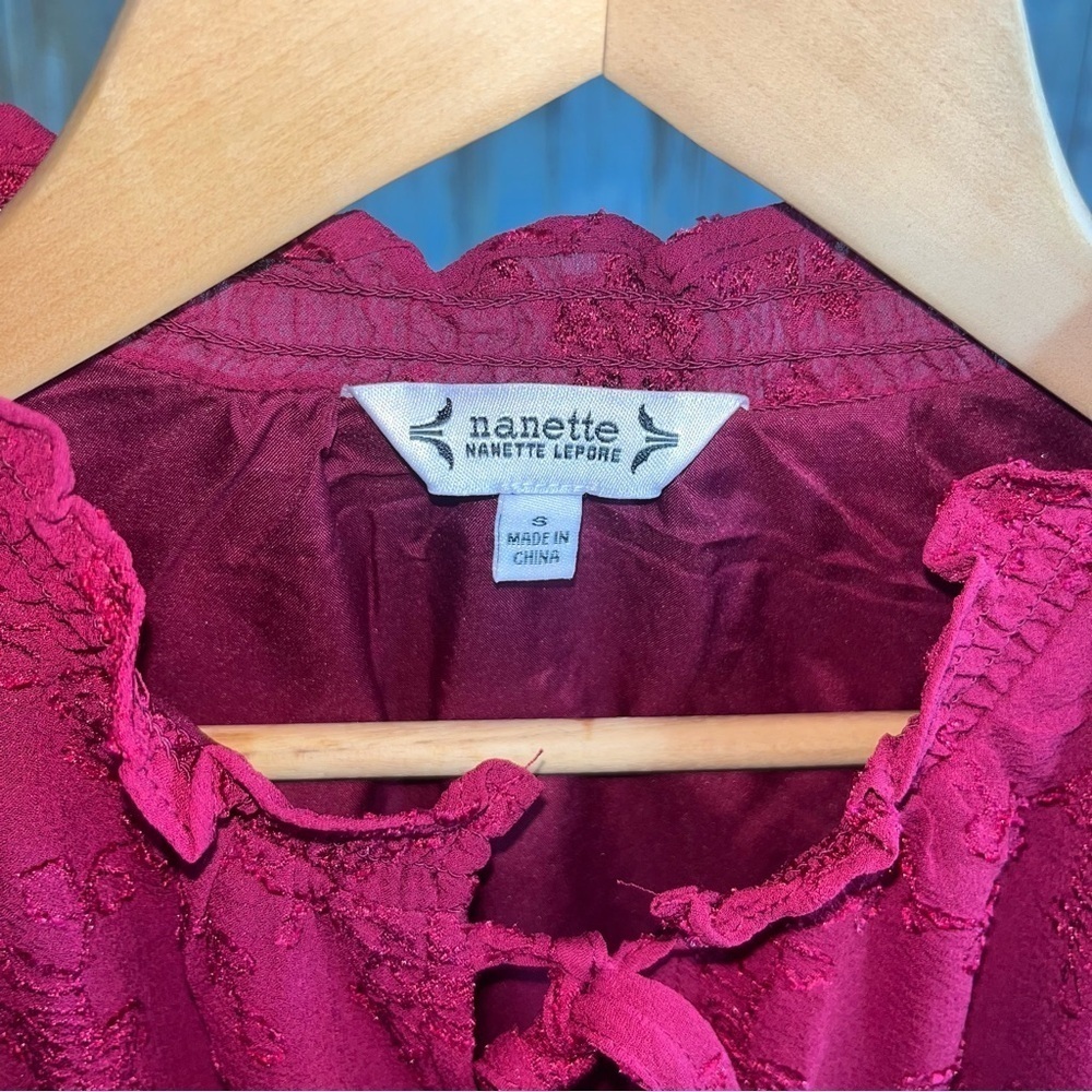 Nanette Lepore Pebble Crepe Floral Tie Neck Blouse Berry Red Size Small - Picture 5 of 5